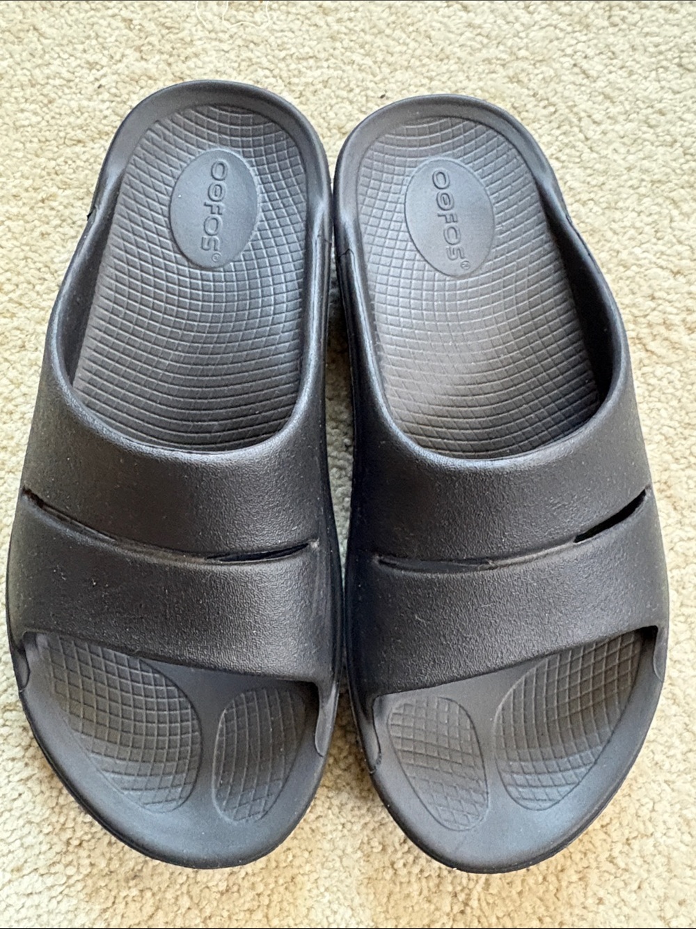 OOFOS Black Cushion Slide Sandals - Picture 4 of 12